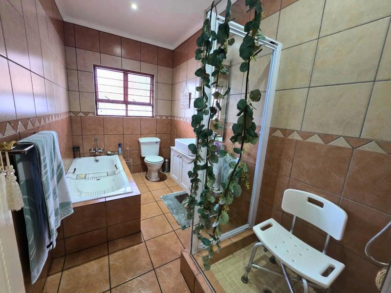 3 Bedroom Property for Sale in Glen Erasmia Gauteng