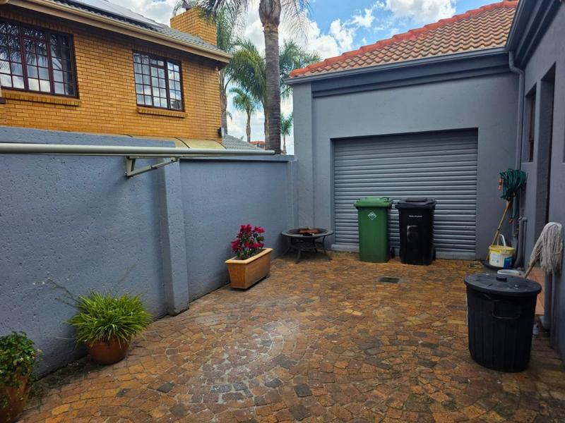 3 Bedroom Property for Sale in Glen Erasmia Gauteng