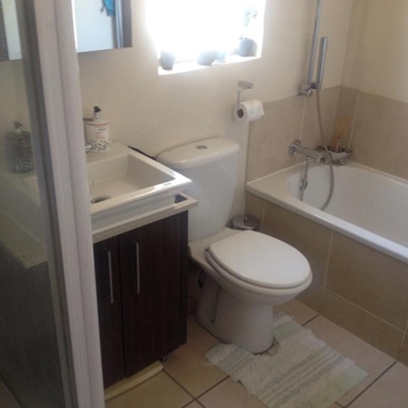 1 Bedroom Property for Sale in Lonehill Gauteng