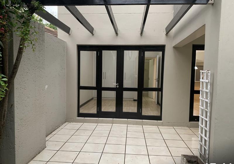 1 Bedroom Property for Sale in Lonehill Gauteng