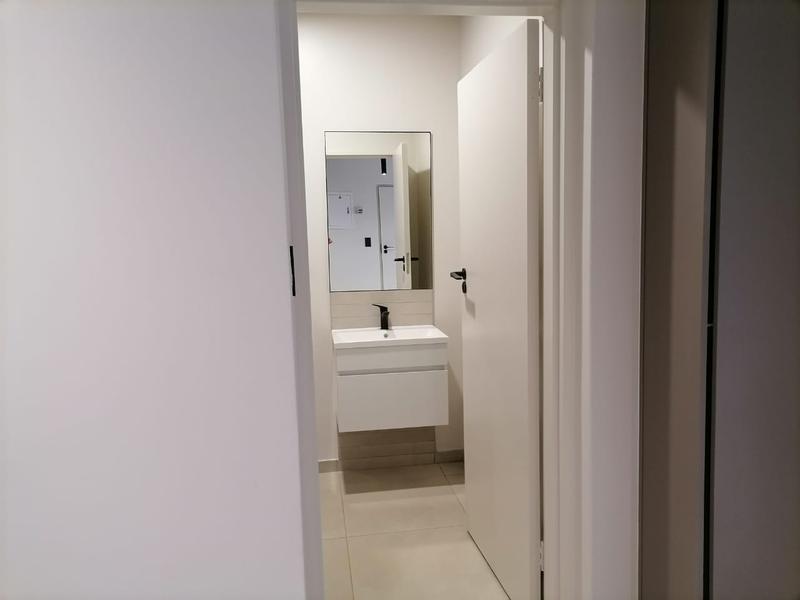 To Let 1 Bedroom Property for Rent in Waverley Gauteng