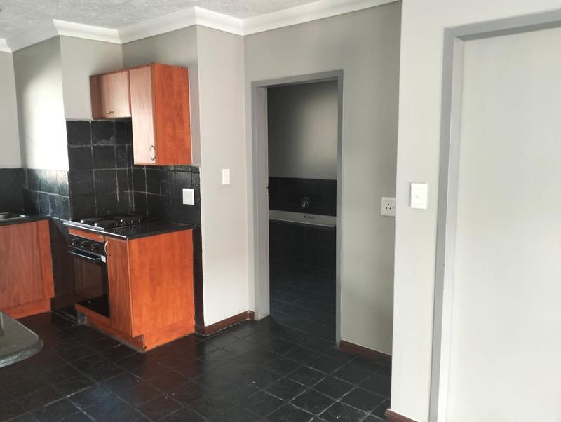 1 Bedroom Property for Sale in Erand Gardens Gauteng