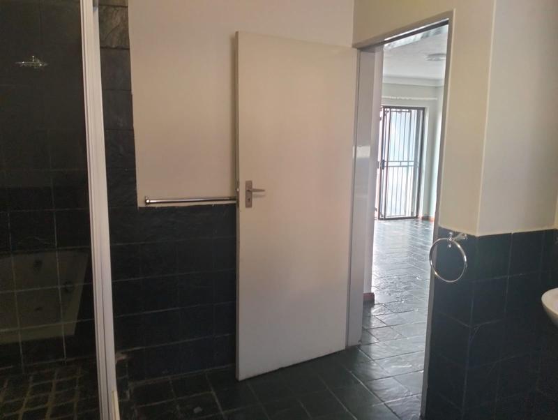1 Bedroom Property for Sale in Erand Gardens Gauteng