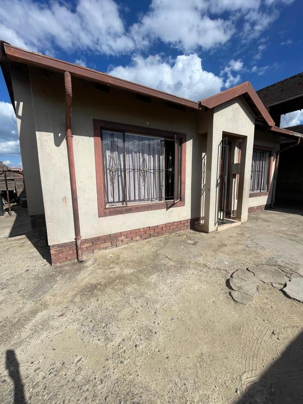 4 Bedroom Property for Sale in Mofolo North Gauteng