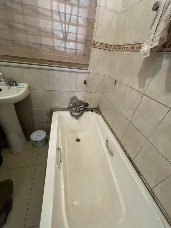 4 Bedroom Property for Sale in Mofolo North Gauteng