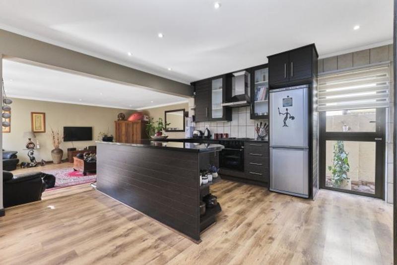 3 Bedroom Property for Sale in Barbeque Downs Gauteng