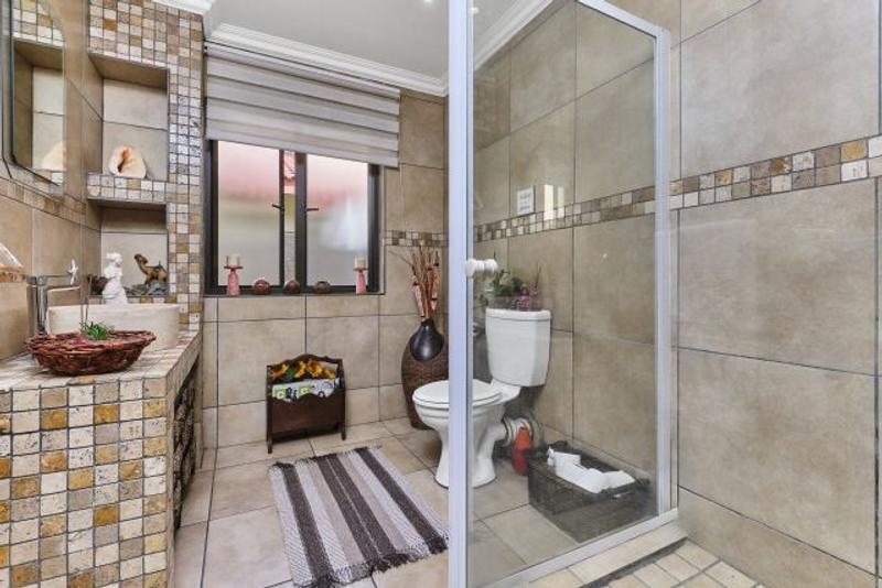 3 Bedroom Property for Sale in Barbeque Downs Gauteng