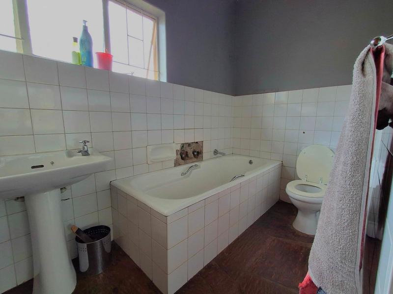 To Let 4 Bedroom Property for Rent in Eldoraigne Gauteng