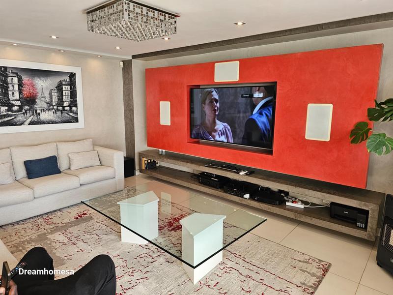 To Let 3 Bedroom Property for Rent in Sandown Gauteng
