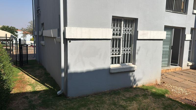 To Let 2 Bedroom Property for Rent in Northcliff Gauteng