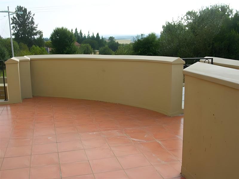 To Let 2 Bedroom Property for Rent in Pineslopes Gauteng