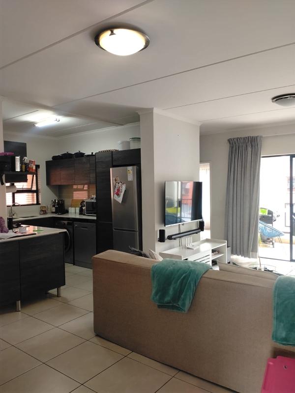 3 Bedroom Property for Sale in Greenstone Crest Gauteng