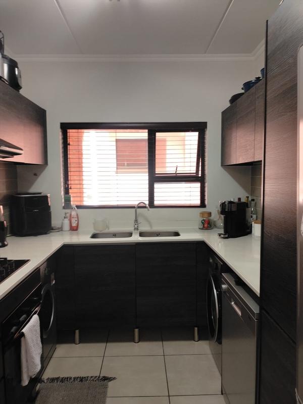 3 Bedroom Property for Sale in Greenstone Crest Gauteng