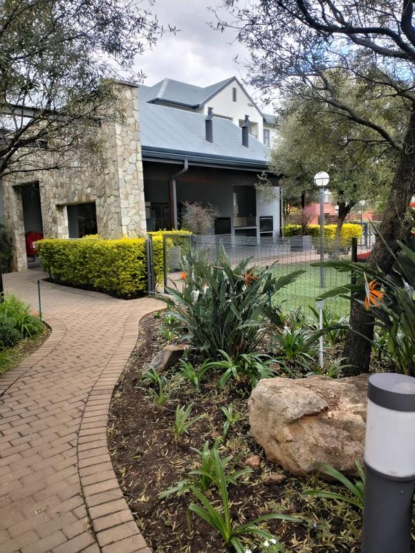 3 Bedroom Property for Sale in Greenstone Crest Gauteng