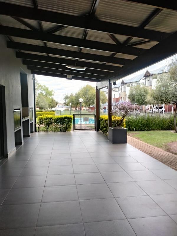 3 Bedroom Property for Sale in Greenstone Crest Gauteng