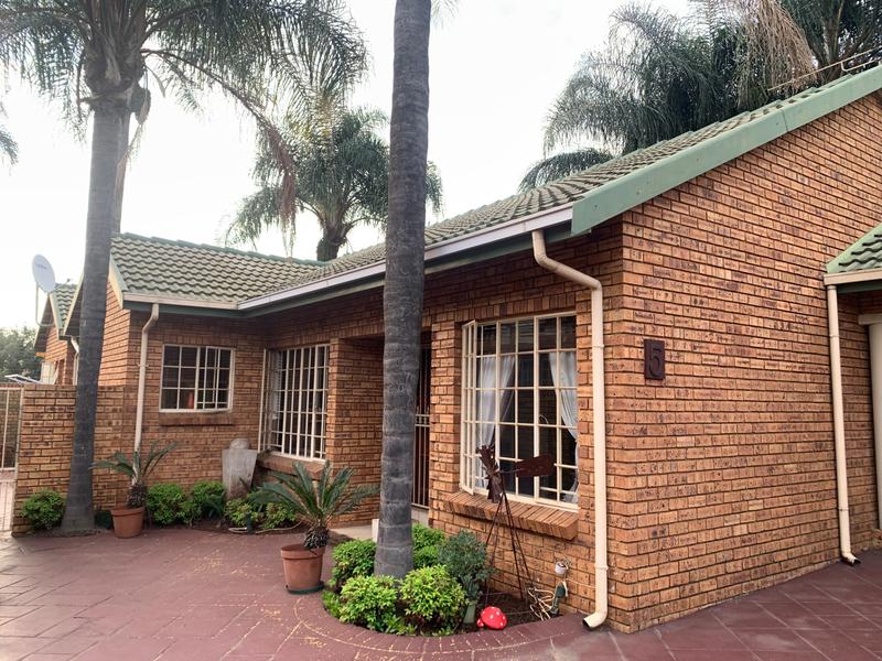 3 Bedroom Property for Sale in Eldoglen Gauteng