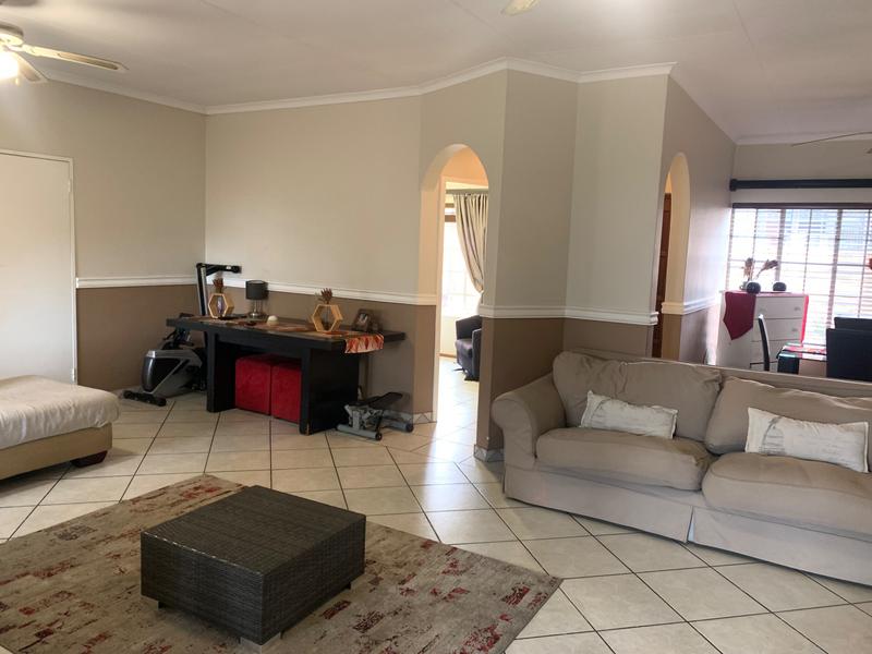 3 Bedroom Property for Sale in Eldoglen Gauteng