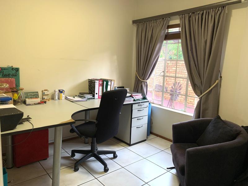 3 Bedroom Property for Sale in Eldoglen Gauteng