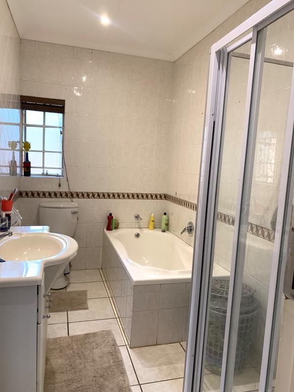 3 Bedroom Property for Sale in Eldoglen Gauteng