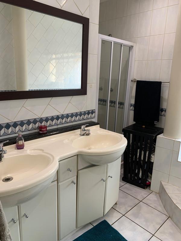 3 Bedroom Property for Sale in Eldoglen Gauteng