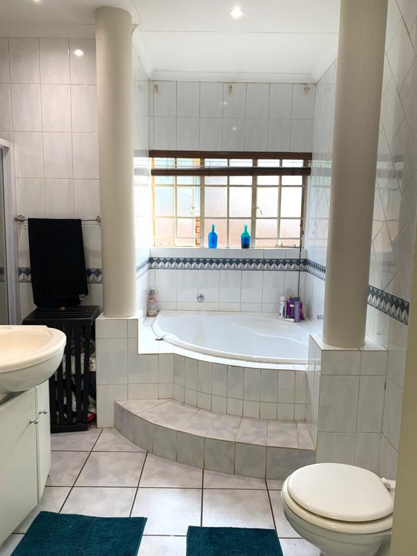 3 Bedroom Property for Sale in Eldoglen Gauteng