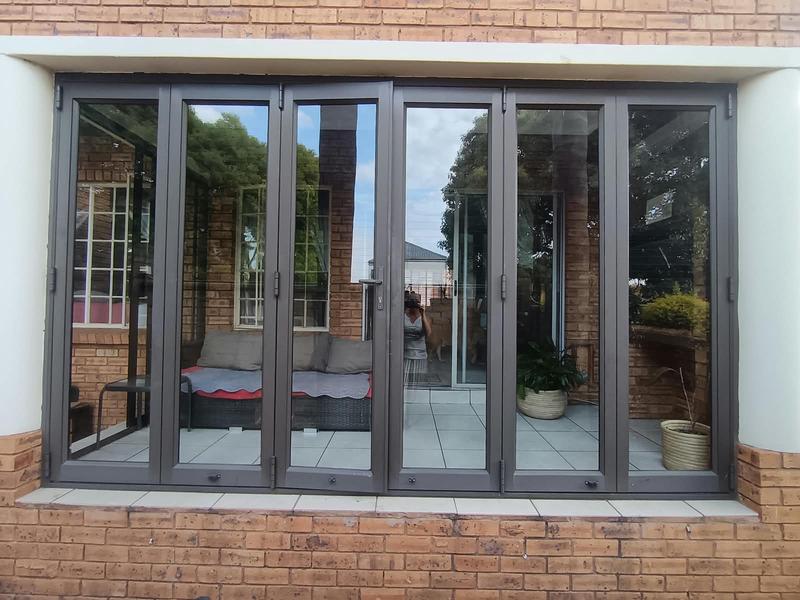 3 Bedroom Property for Sale in Eldoglen Gauteng