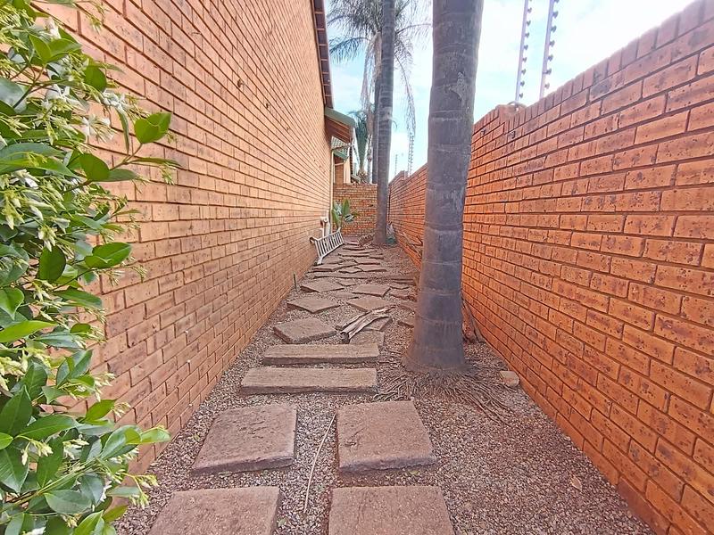 3 Bedroom Property for Sale in Eldoglen Gauteng