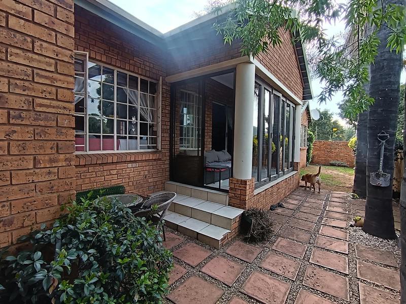 3 Bedroom Property for Sale in Eldoglen Gauteng