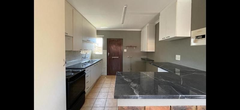 To Let 2 Bedroom Property for Rent in Lindhaven Gauteng