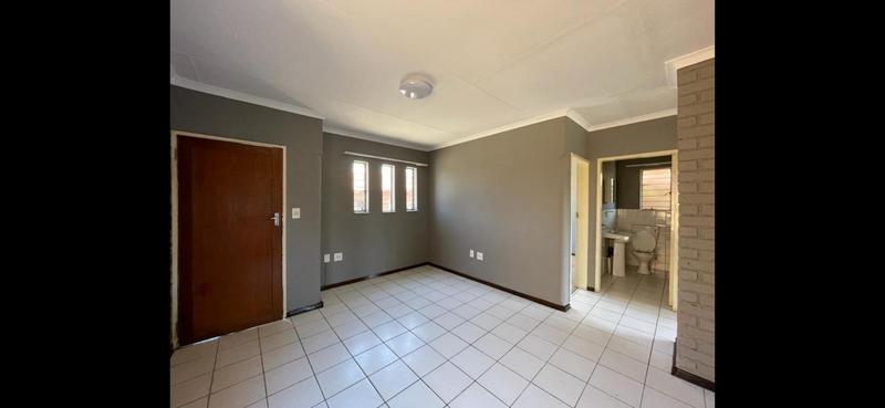 To Let 2 Bedroom Property for Rent in Lindhaven Gauteng