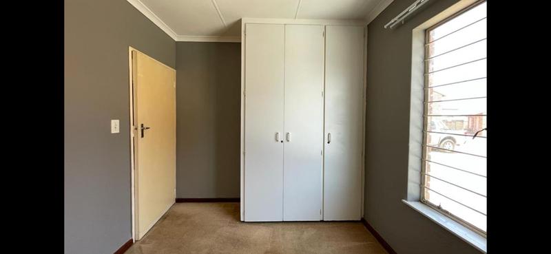 To Let 2 Bedroom Property for Rent in Lindhaven Gauteng