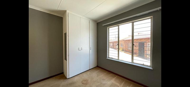 To Let 2 Bedroom Property for Rent in Lindhaven Gauteng
