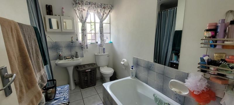 2 Bedroom Property for Sale in Albertsdal Gauteng