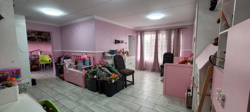 3 Bedroom Property for Sale in Brackendowns Gauteng