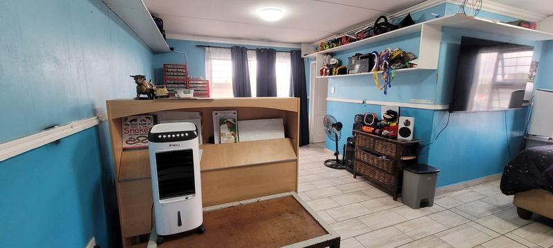 3 Bedroom Property for Sale in Brackendowns Gauteng