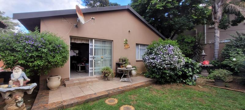 3 Bedroom Property for Sale in Brackendowns Gauteng