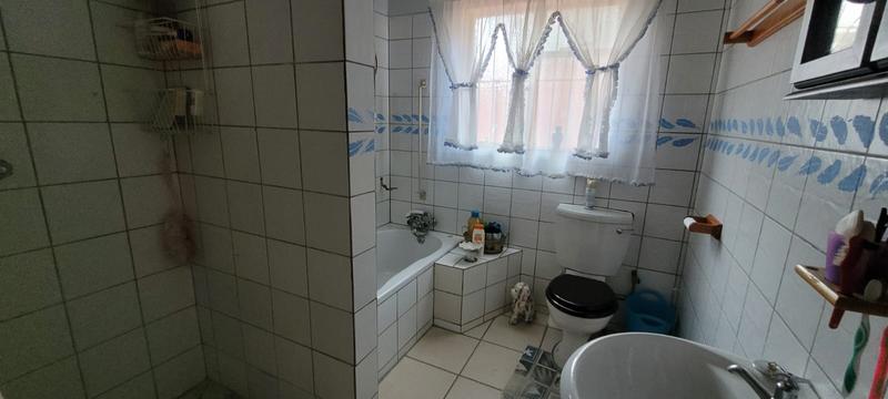 3 Bedroom Property for Sale in Brackendowns Gauteng