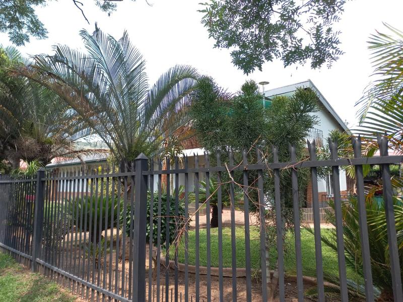 4 Bedroom Property for Sale in Pretoria Gardens Gauteng