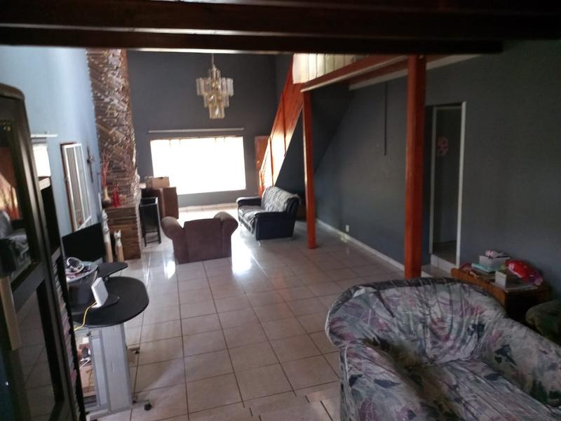 4 Bedroom Property for Sale in Pretoria Gardens Gauteng