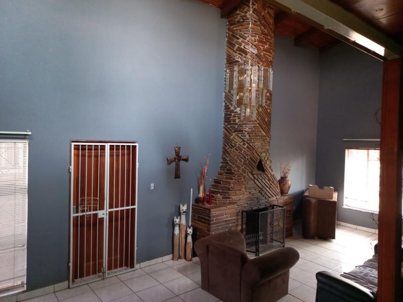 4 Bedroom Property for Sale in Pretoria Gardens Gauteng