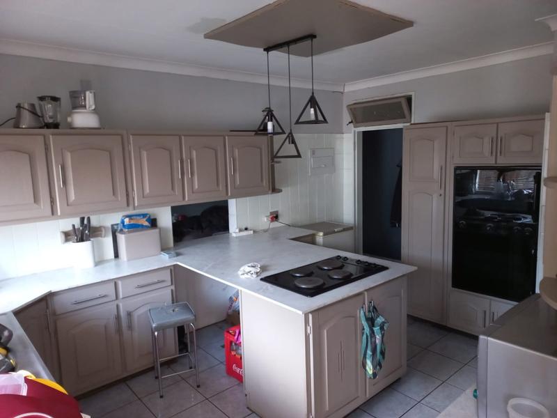 4 Bedroom Property for Sale in Pretoria Gardens Gauteng