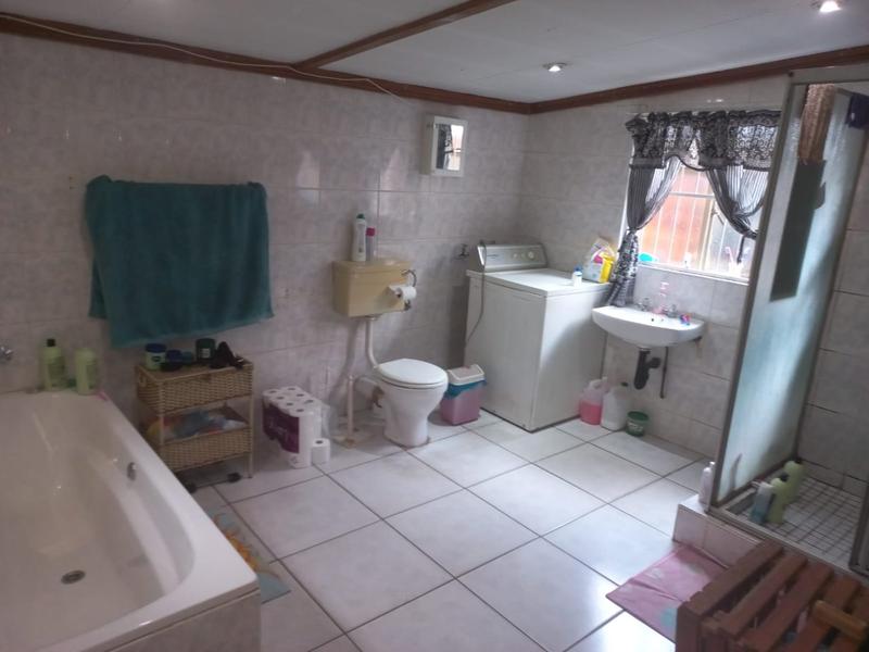 4 Bedroom Property for Sale in Pretoria Gardens Gauteng