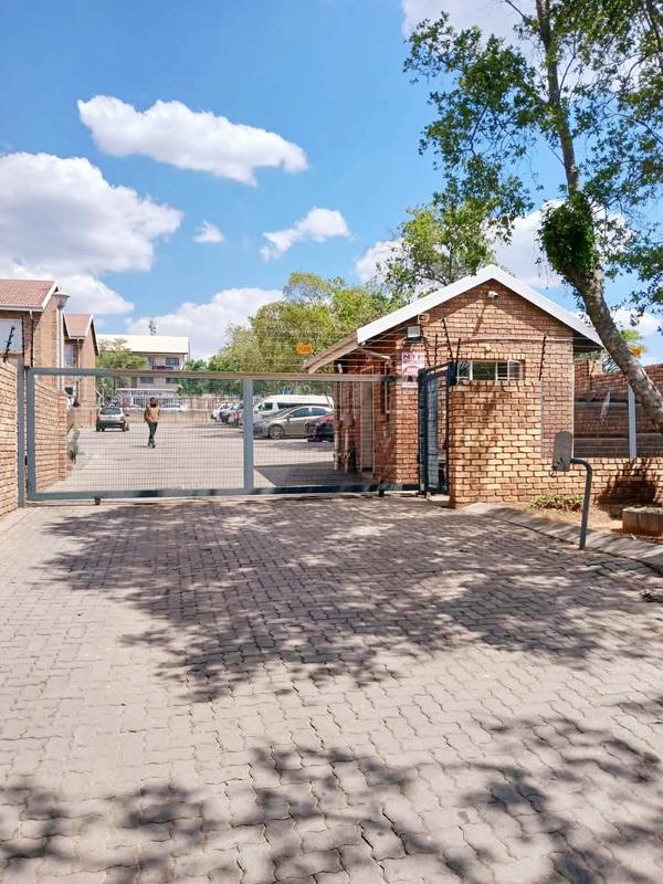 2 Bedroom Property for Sale in West Park Gauteng