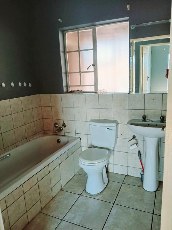 2 Bedroom Property for Sale in West Park Gauteng