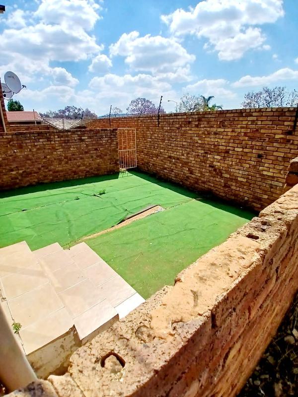 2 Bedroom Property for Sale in West Park Gauteng