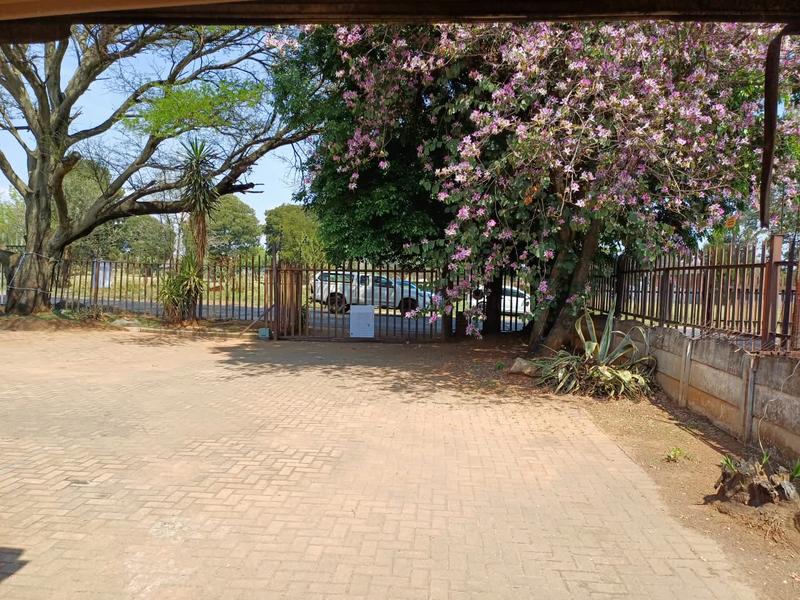 5 Bedroom Property for Sale in Nimrodpark Gauteng