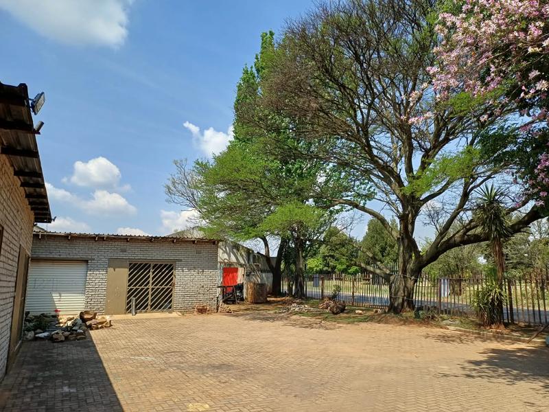 5 Bedroom Property for Sale in Nimrodpark Gauteng