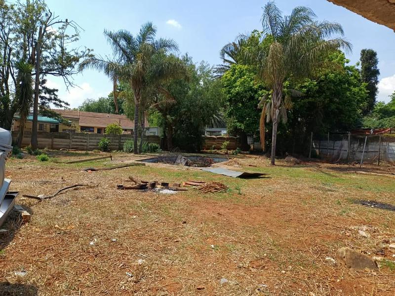 5 Bedroom Property for Sale in Nimrodpark Gauteng