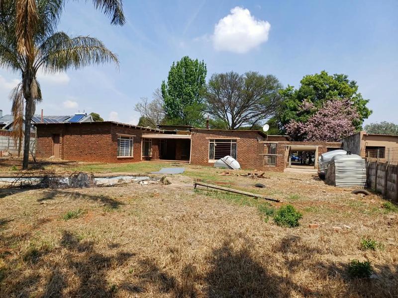 5 Bedroom Property for Sale in Nimrodpark Gauteng