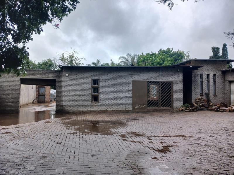 5 Bedroom Property for Sale in Nimrodpark Gauteng
